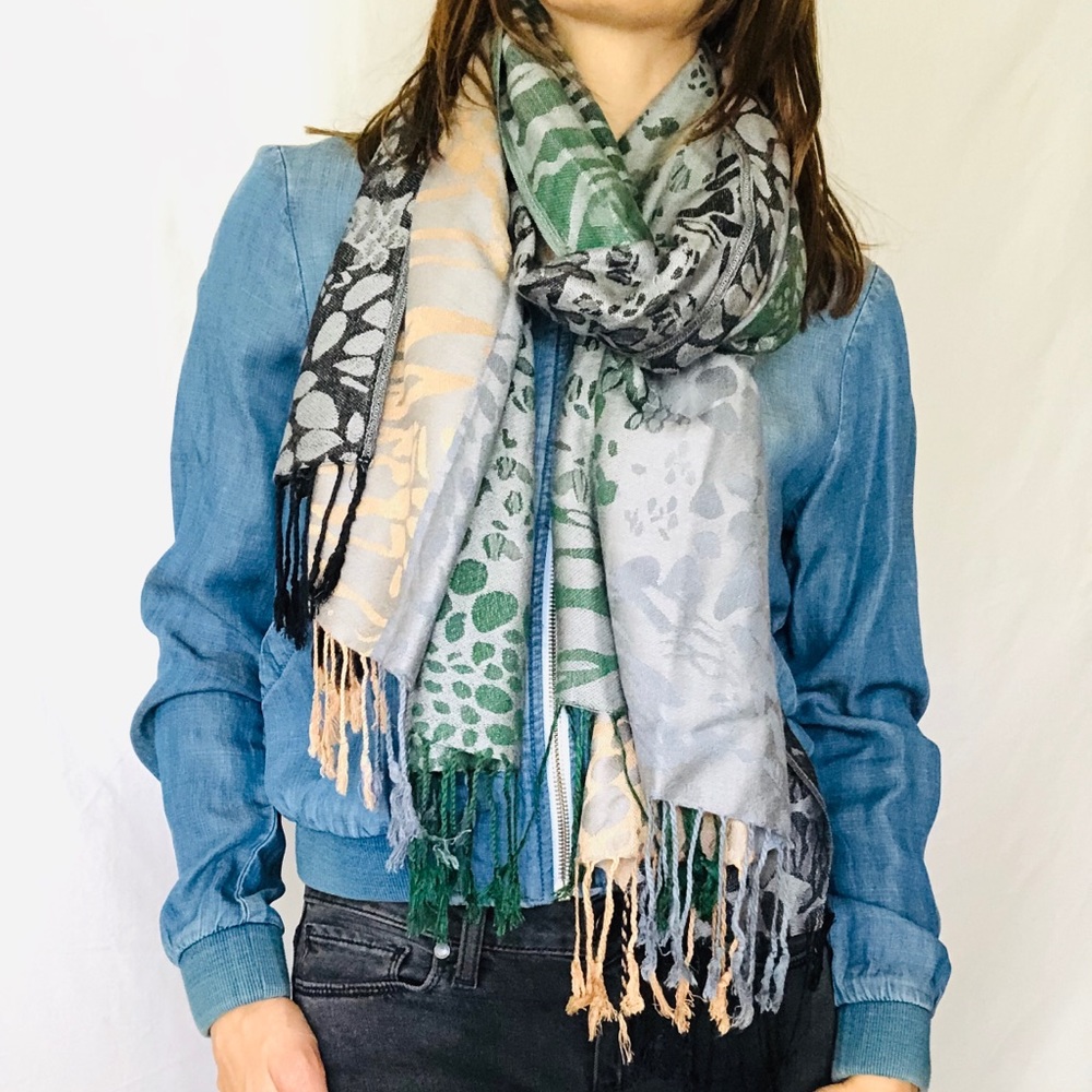 Scarf 100% Pashmina multi-colored animal print